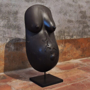 Masque body bois foncé ventre sculpté lézard